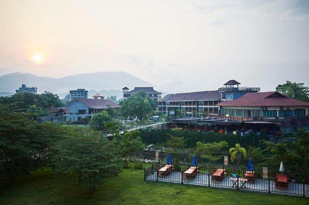 Thavisouk Riverside Hotel Vang Vieng Zewnętrze zdjęcie