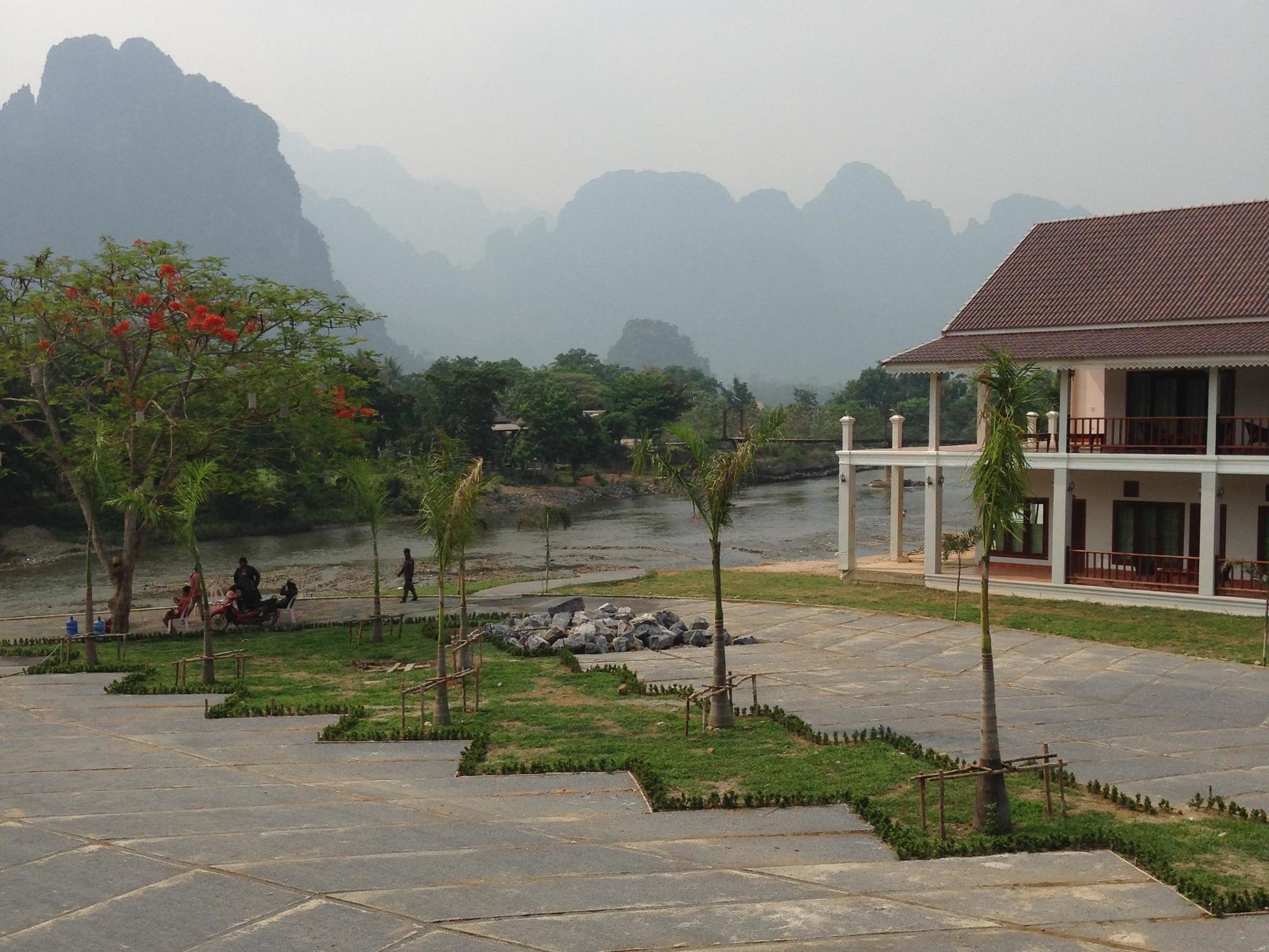 Thavisouk Riverside Hotel Vang Vieng Zewnętrze zdjęcie