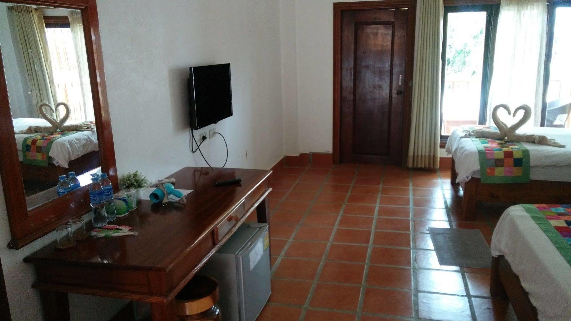Thavisouk Riverside Hotel Vang Vieng Zewnętrze zdjęcie