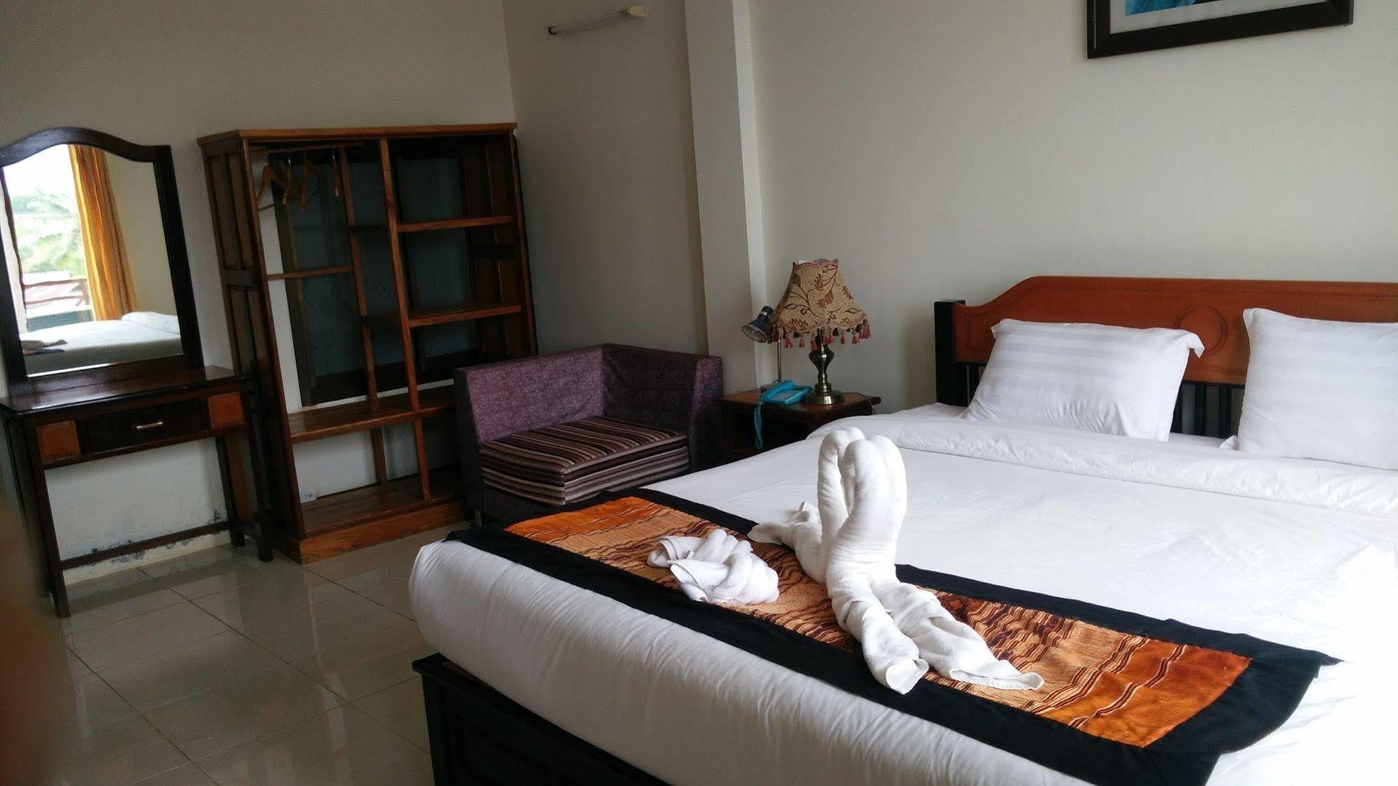Thavisouk Riverside Hotel Vang Vieng Zewnętrze zdjęcie